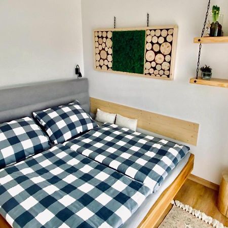 Apartman Lipenka แชร์นาฟ โปชูมาวี ภายนอก รูปภาพ
