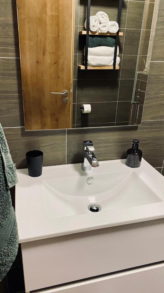 Apartman Lipenka แชร์นาฟ โปชูมาวี ภายนอก รูปภาพ